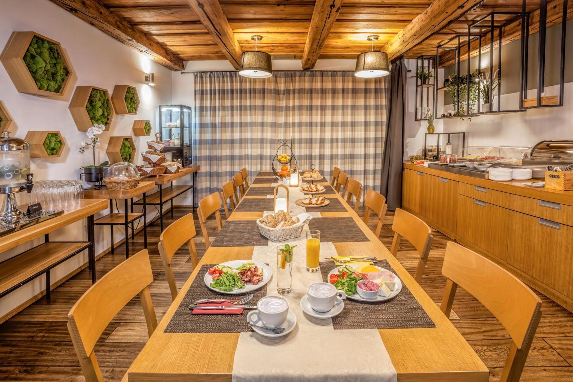 Hotel Lidovy Dum Bzenec Esterno foto