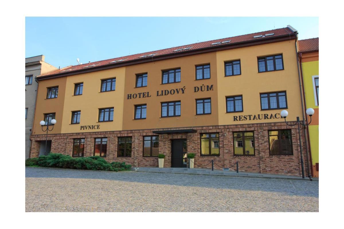 Hotel Lidovy Dum Bzenec Esterno foto