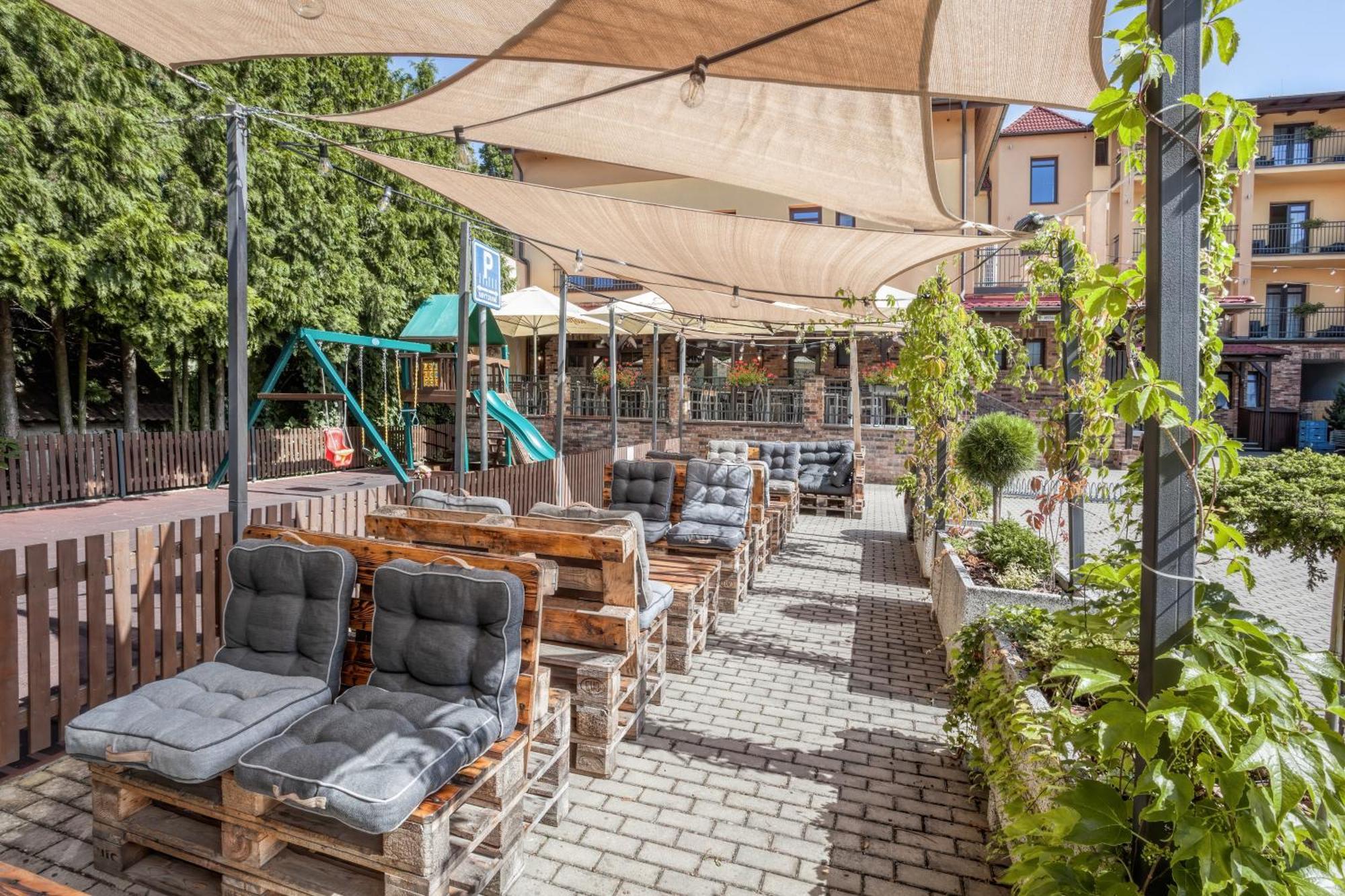 Hotel Lidovy Dum Bzenec Esterno foto